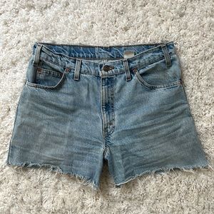 Vintage Levi’s cut off shorts - Size 30